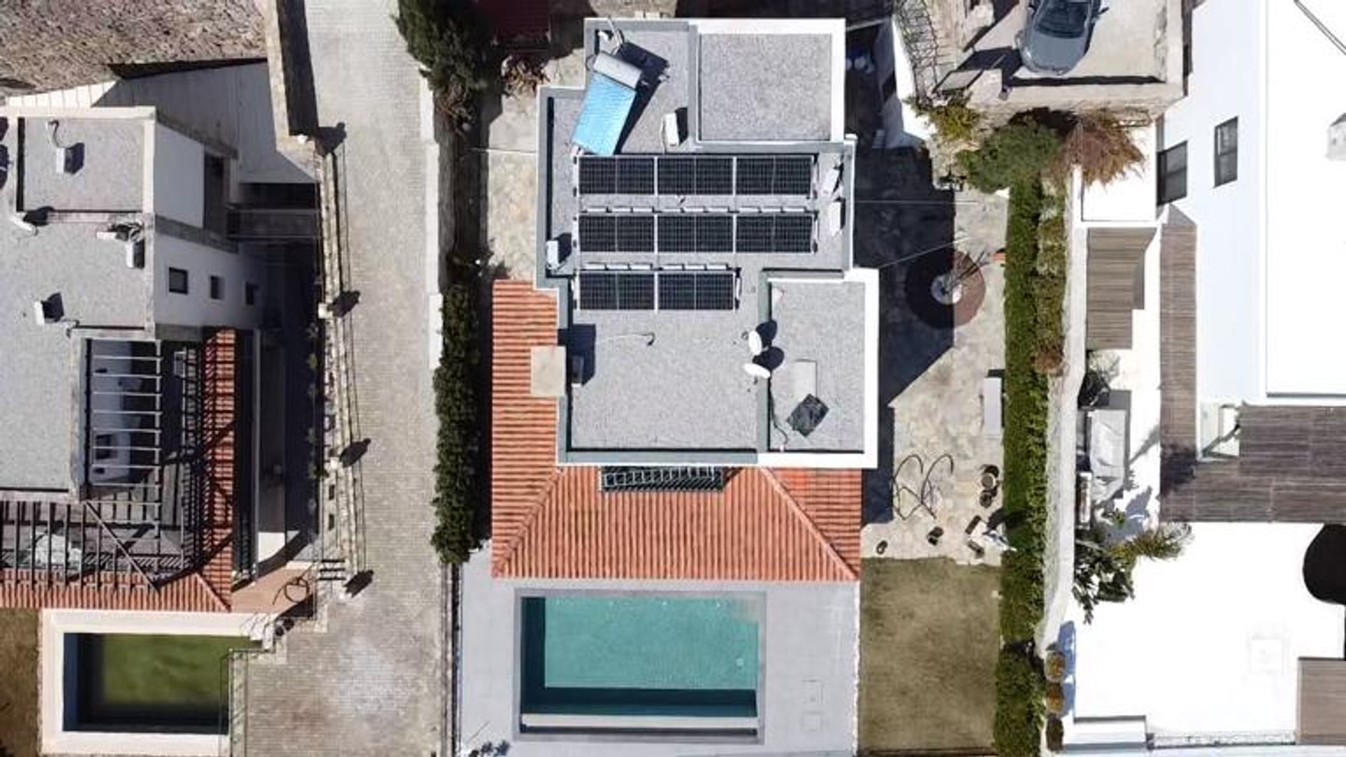 Turuncu Solar endüstriyel çatı güneş paneli uygulaması